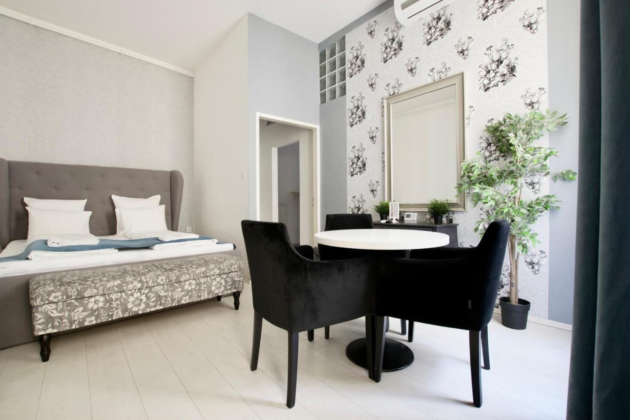 Premium Apartments By Hi5 - Astoria Square Budapest Eksteriør billede