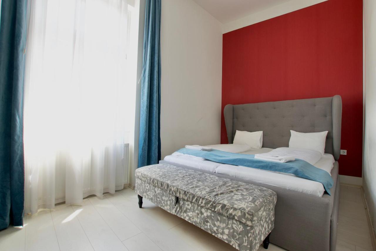 Premium Apartments By Hi5 - Astoria Square Budapest Eksteriør billede