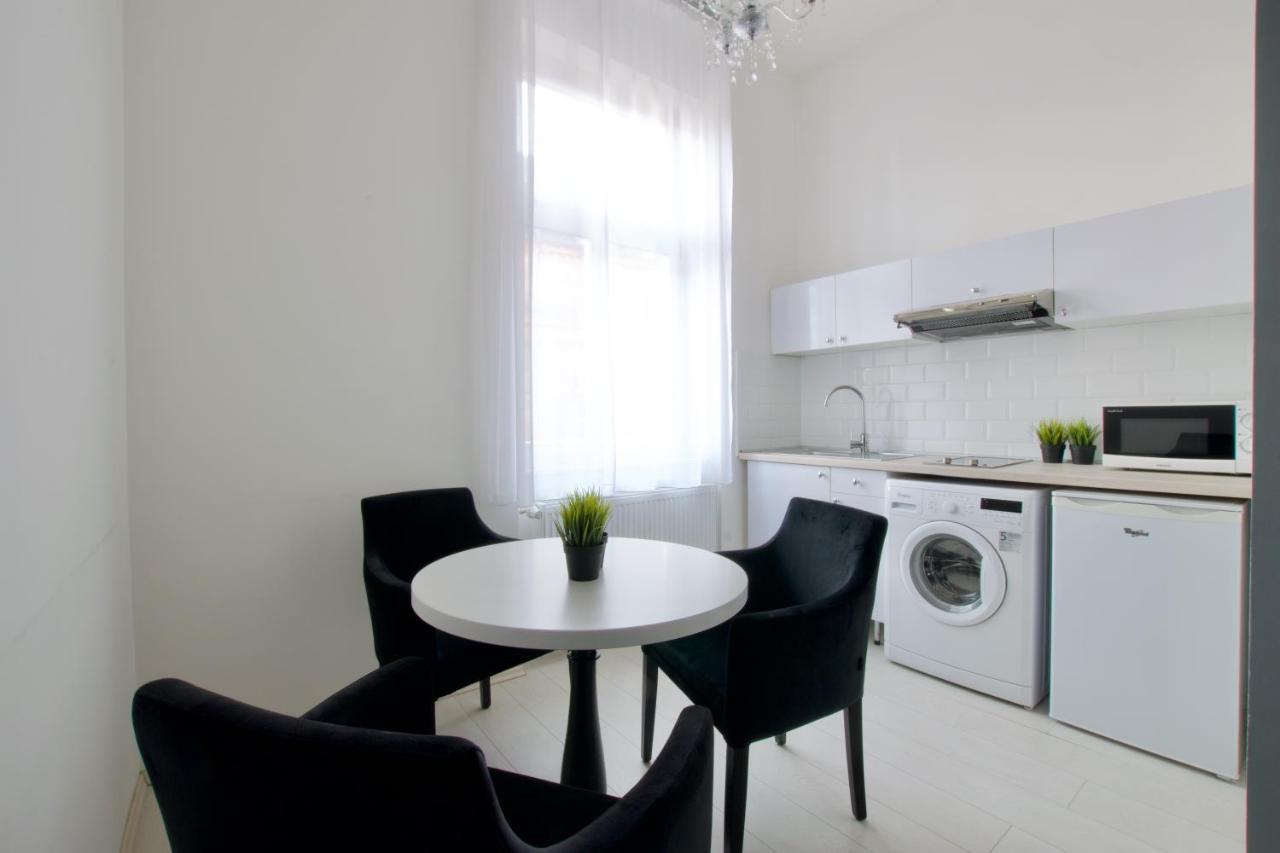 Premium Apartments By Hi5 - Astoria Square Budapest Eksteriør billede